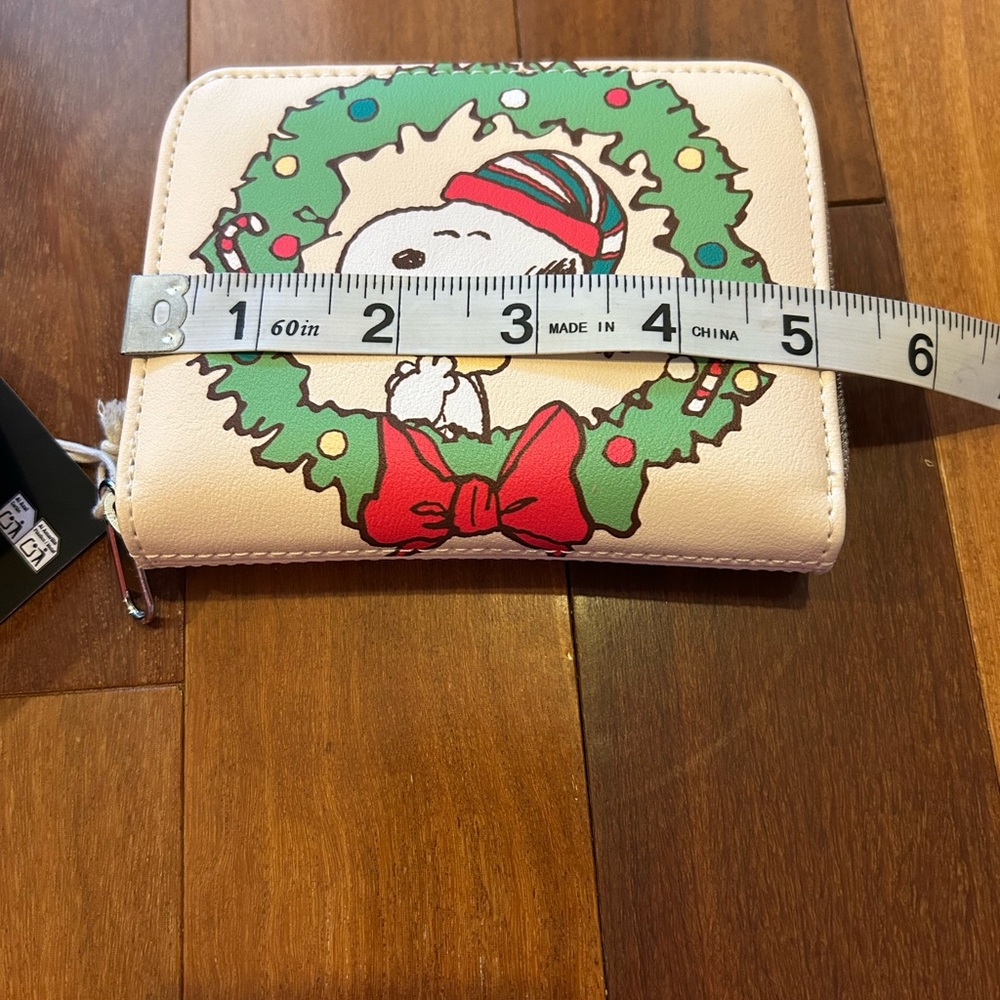 Loungefly Peanuts Snoopy Woodstock Wreath Mini Zipper Wallet - Picture 4 of 5